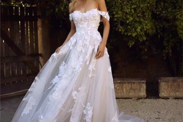 Wedding dresses with off the shoulder sleeves